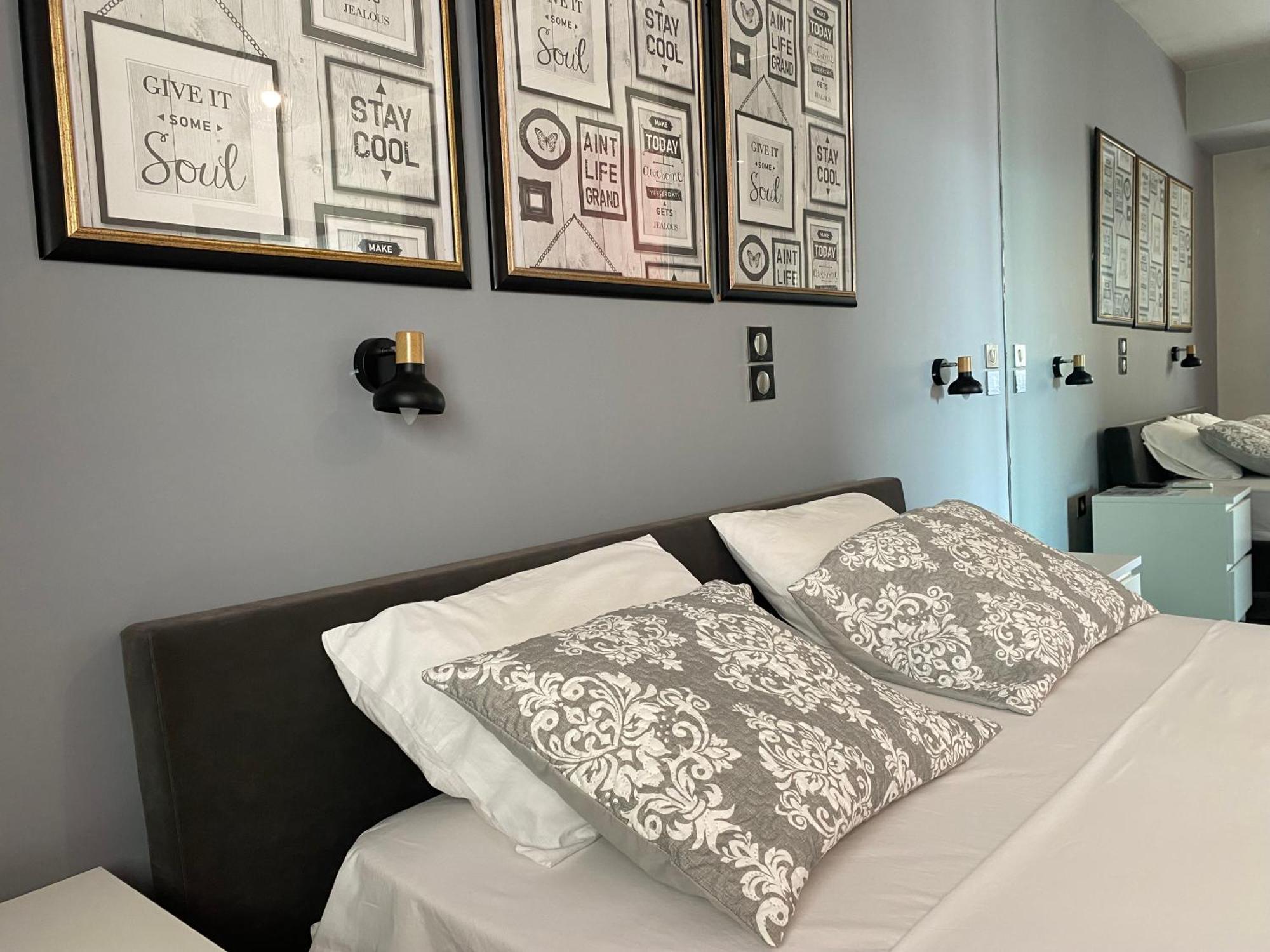 קורופיון Luxury View Apartment 10Min From Athens Airport מראה חיצוני תמונה